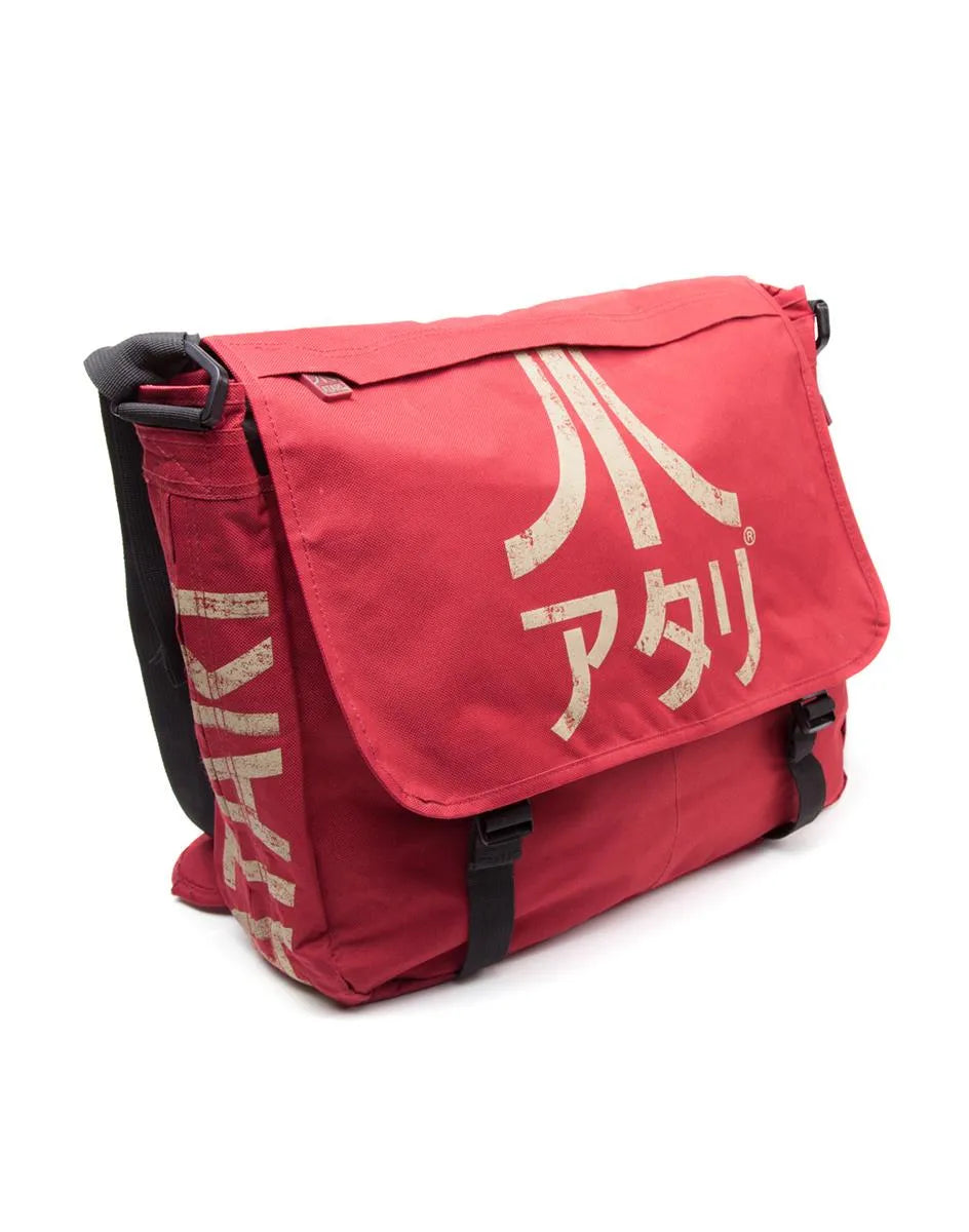 Atari - Dunkelrote Messenger Bag mit japanischem Logo