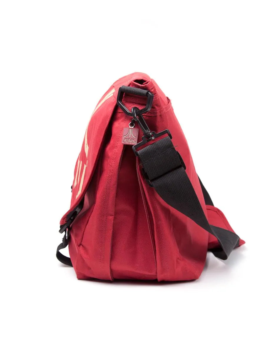 Atari - Dunkelrote Messenger Bag mit japanischem Logo